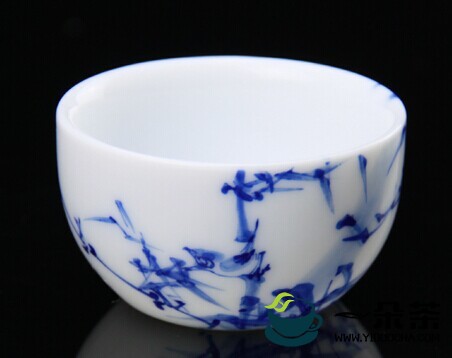 被称为“人间瑰宝”的景德镇青花瓷茶具