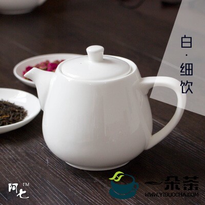 如何判断陶瓷茶具的质量:怎样鉴别瓷器的好坏？
