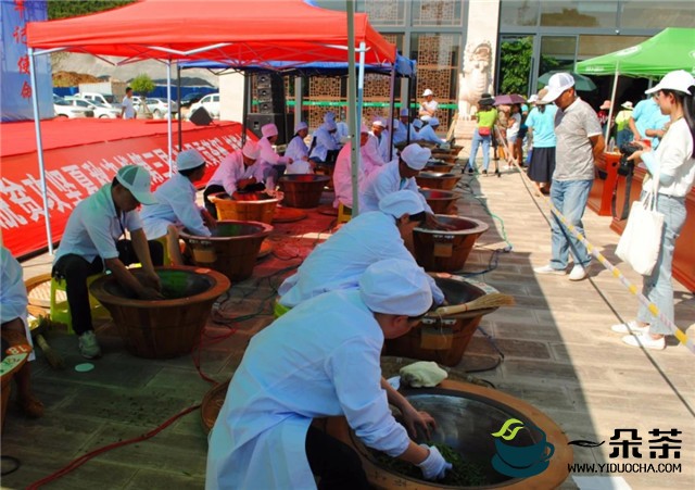 贵州普定：工会制茶大赛助搬迁群众就业创业