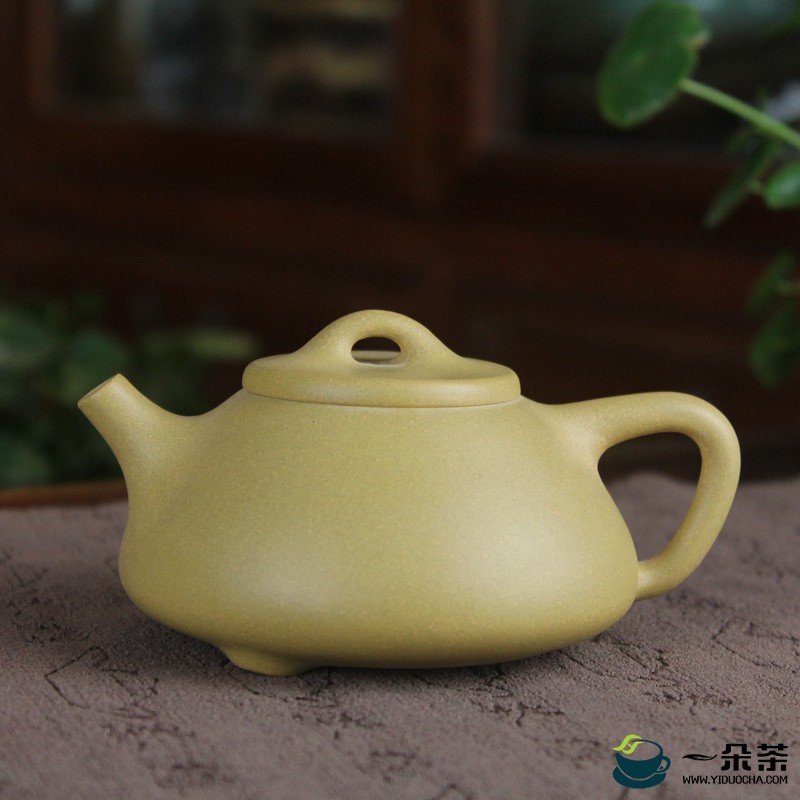 紫砂茶壶可与黄金争价