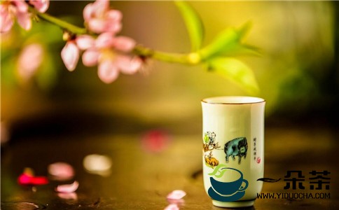 桃花茶的美容功效及饮用方法