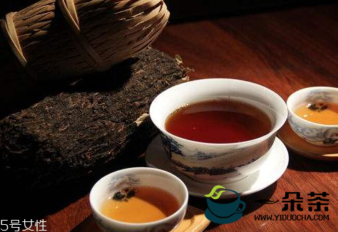 安化黑茶砖茶中为什么含有很多茶梗？