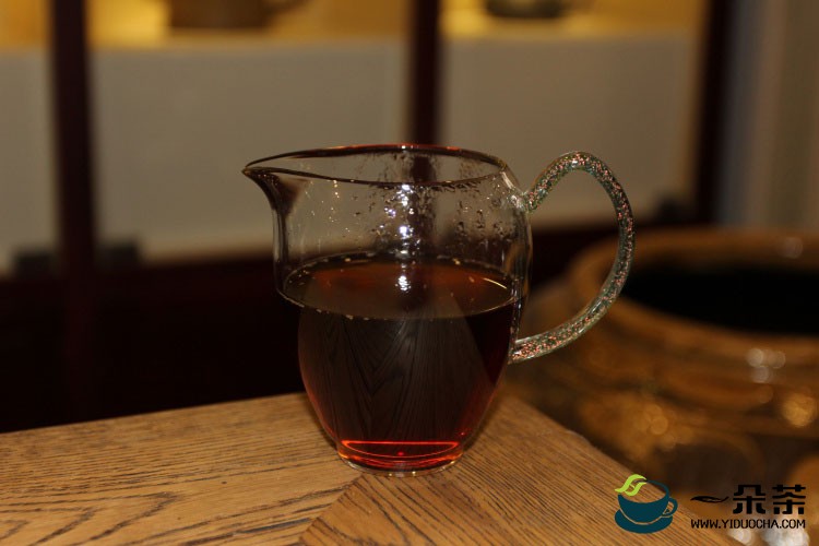 六堡茶属于黑茶，六堡茶是黑茶代表之一。