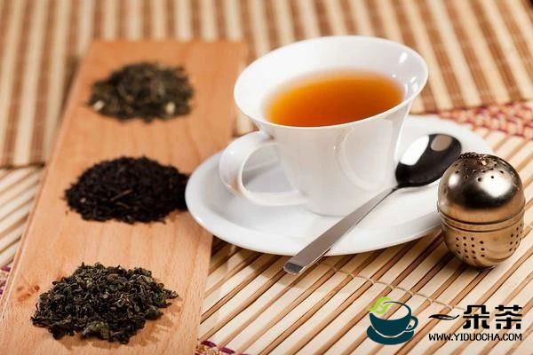 82年的茶叶还能喝吗？被商家炒作的“陈茶”，真的越陈越香吗？