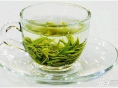 喝绿茶是减肥的妙方(减肥吸脂妙方)