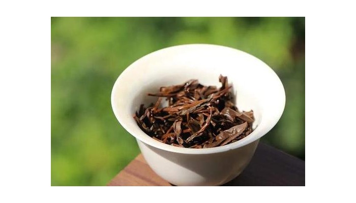 看茶叶渣辨别茶叶品质(如何从茶渣看茶的好坏)