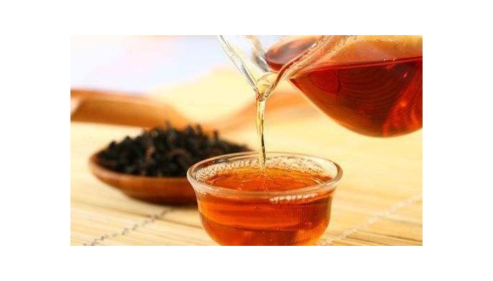 探索喝红茶的多重功效与作用：健康生活的选择